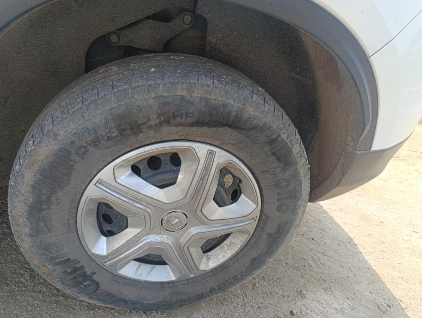 2022 Tata Harrier XE 2.0L KRYOTEC, Diesel, Manual, 60,419 km, tyre