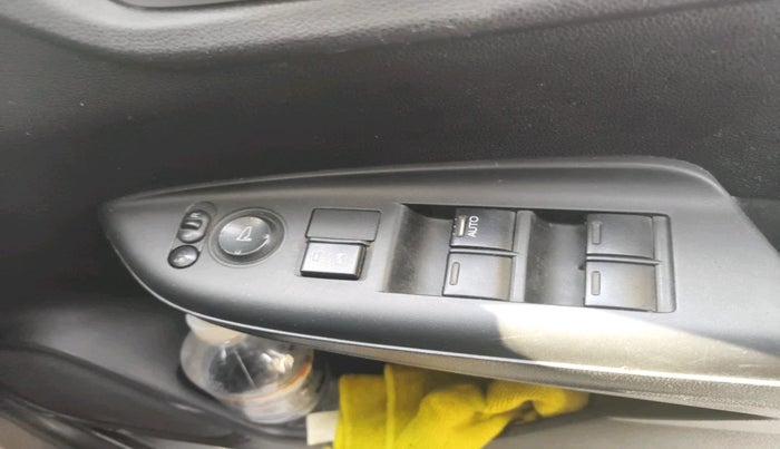 2016 Honda Jazz 1.2L I-VTEC V, Petrol, Manual, 1,23,074 km, interior