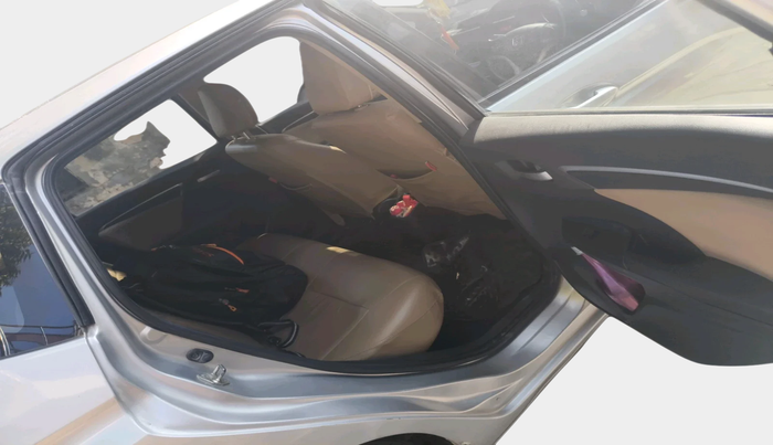 2016 Honda Jazz 1.2L I-VTEC V, Petrol, Manual, 1,23,074 km, interior