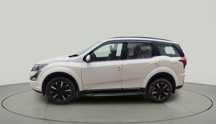 2018 Mahindra XUV500 W11 AT, Diesel, Automatic, 1,46,229 km, exterior