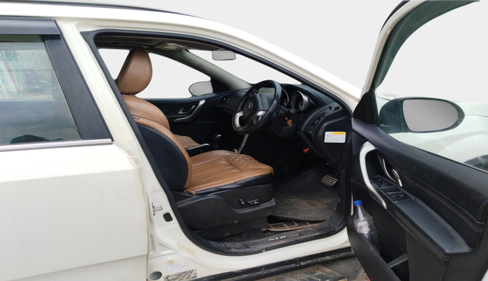 2018 Mahindra XUV500 W11 AT, Diesel, Automatic, 1,46,229 km, interior