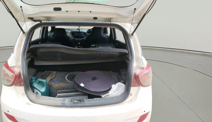 2015 Hyundai Grand i10 MAGNA 1.1 CRDI, Diesel, Manual, 1,20,816 km, exterior