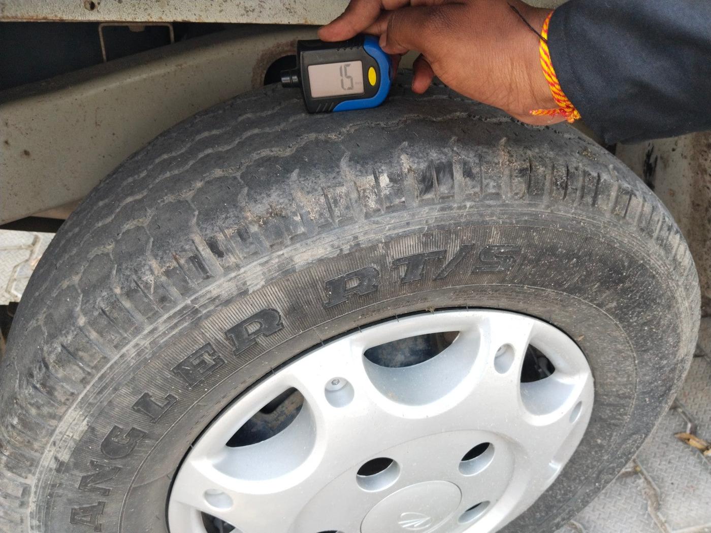 2019 Mahindra Bolero POWER PLUS SLE, Diesel, Manual, 1,03,309 km, tyre