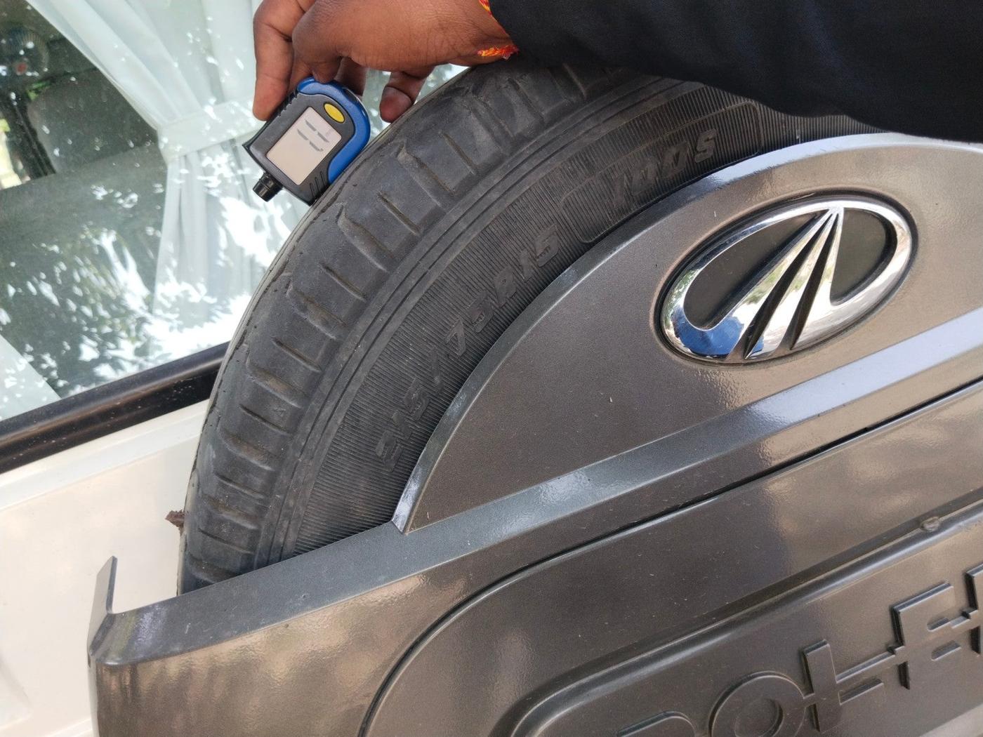 2019 Mahindra Bolero POWER PLUS SLE, Diesel, Manual, 1,03,309 km, tyre