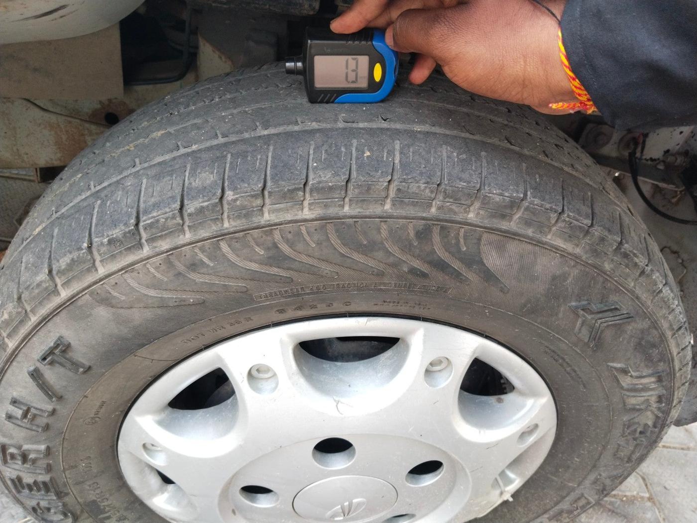 2019 Mahindra Bolero POWER PLUS SLE, Diesel, Manual, 1,03,309 km, tyre