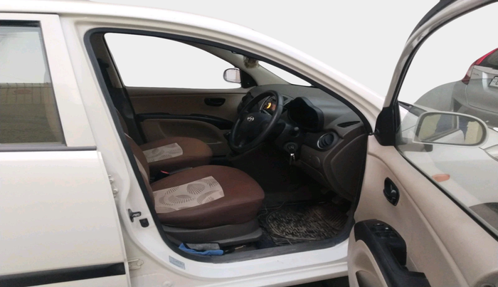 2014 Hyundai i10 MAGNA 1.2, Petrol, Manual, 63,701 km, interior