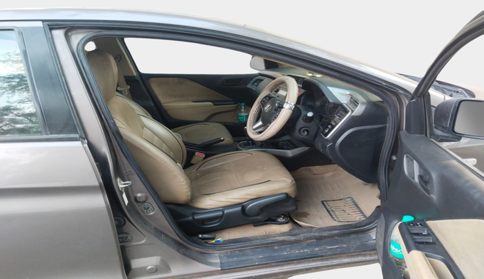 2014 Honda City 1.5L I-DTEC V, Diesel, Manual, 2,27,304 km, interior