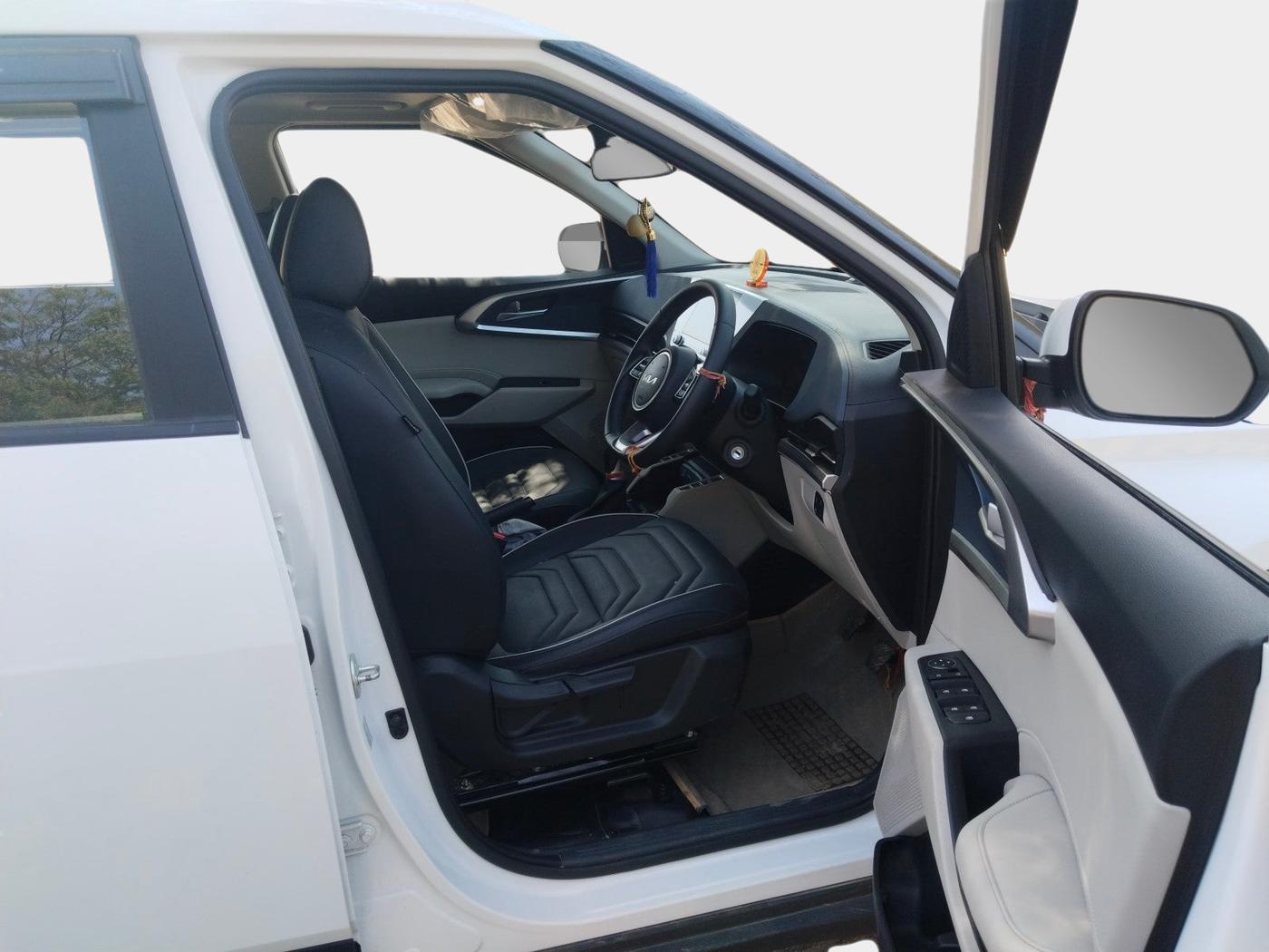 2024 KIA CARENS Gravity 1.5 Diesel MT, Diesel, Manual, 3,030 km, interior
