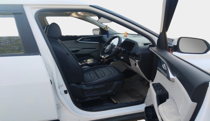 2024 KIA CARENS Gravity 1.5 Diesel MT, Diesel, Manual, 3,030 km, interior