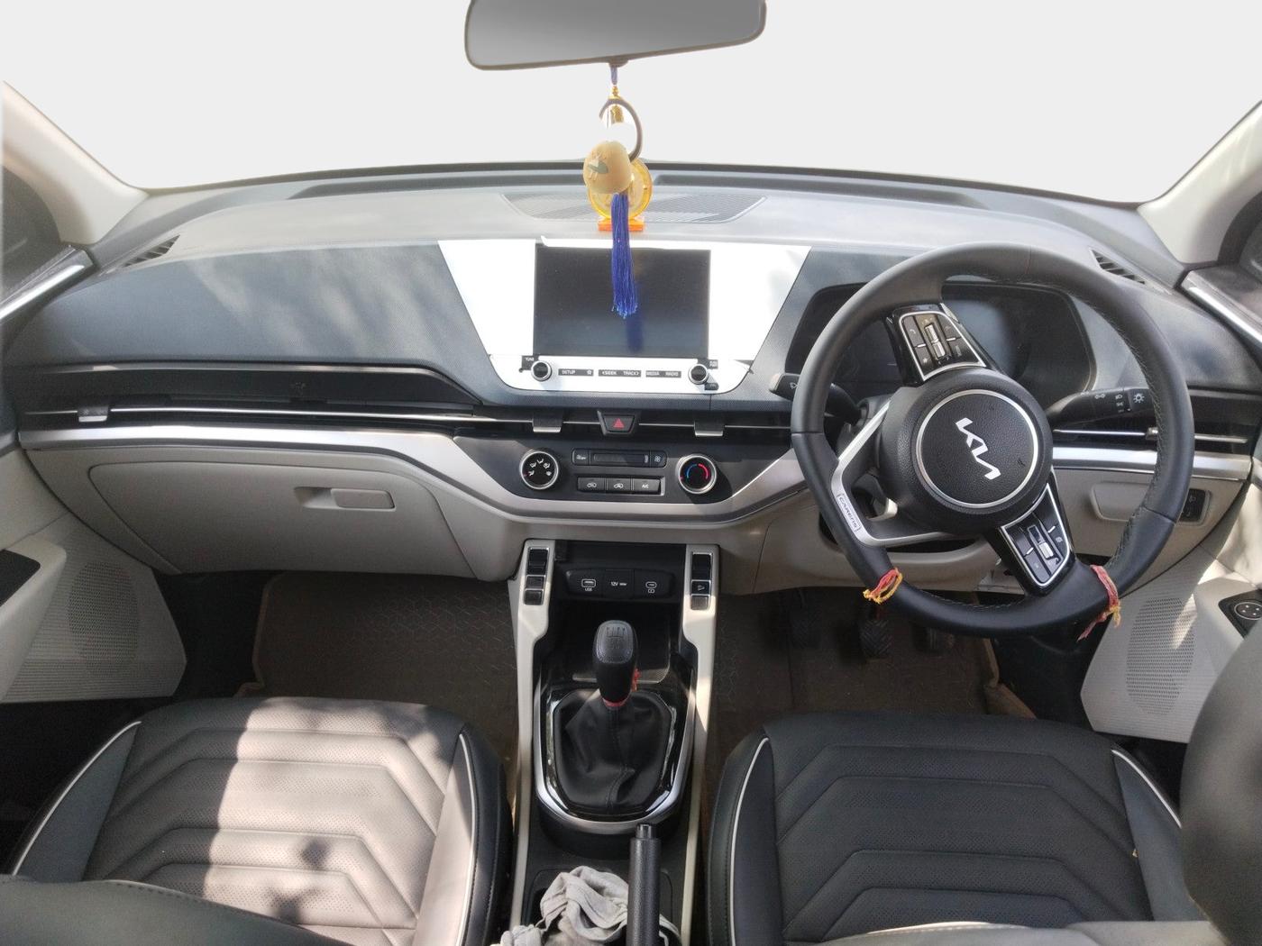 2024 KIA CARENS Gravity 1.5 Diesel MT, Diesel, Manual, 3,030 km, interior