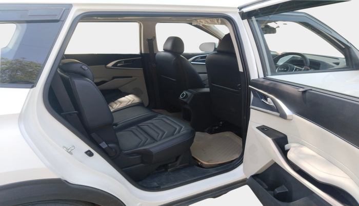 2024 KIA CARENS Gravity 1.5 Diesel MT, Diesel, Manual, 3,030 km, interior