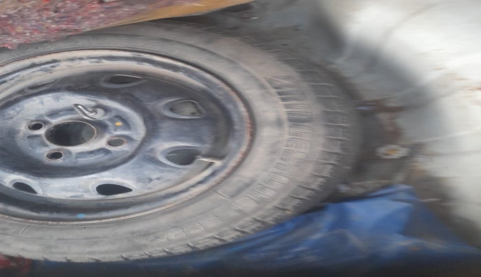 2017 Maruti Alto K10 VXI, Petrol, Manual, 97,012 km, tyre