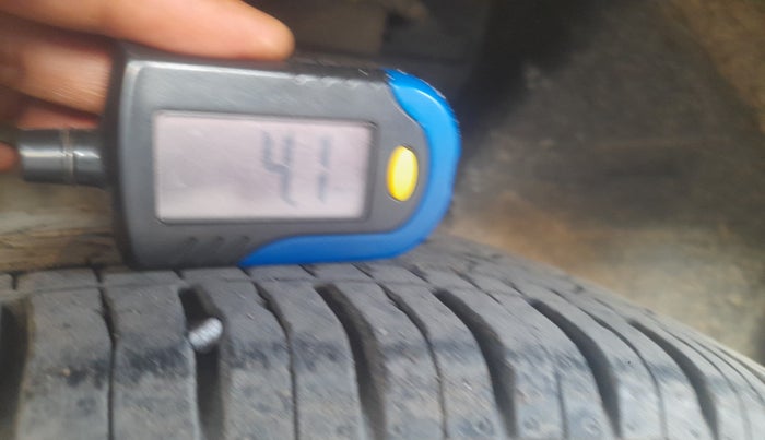 2017 Maruti Alto K10 VXI, Petrol, Manual, 97,012 km, tyre