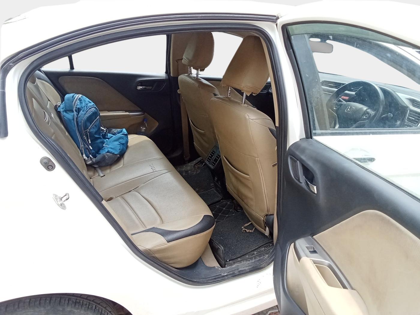 2015 Honda City 1.5L I-DTEC V, Diesel, Manual, 1,90,080 km, interior