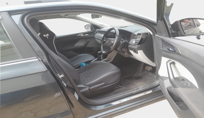 2022 Skoda KUSHAQ AMBITION 1.0L TSI AT, Petrol, Automatic, 54,008 km, interior