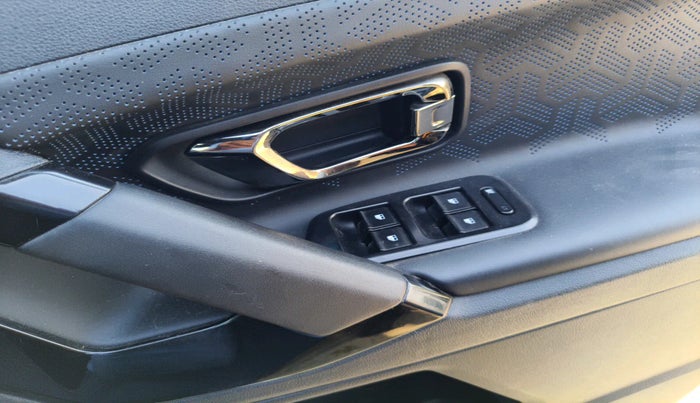 2022 Tata Safari XZA PLUS 6 S DARK EDITION, Diesel, Automatic, 31,695 km, interior