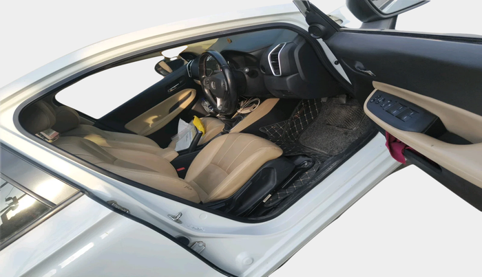 2022 Honda City 1.5L I-VTEC ZX, Petrol, Manual, 22,574 km, interior