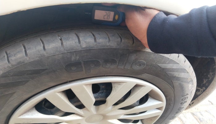 2015 Maruti Swift Dzire TOUR DIESEL, Diesel, Manual, 1,44,877 km, tyre