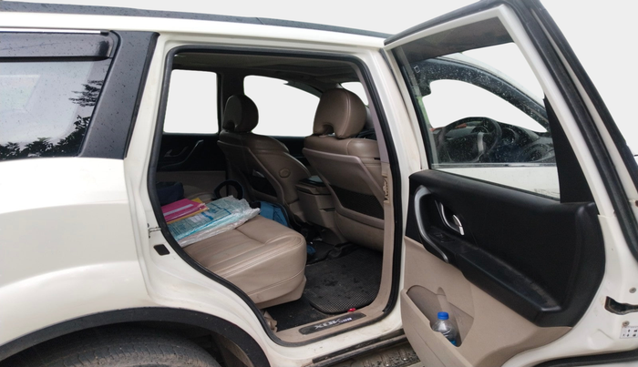 2017 Mahindra XUV500 W10, Diesel, Manual, 64,573 km, interior
