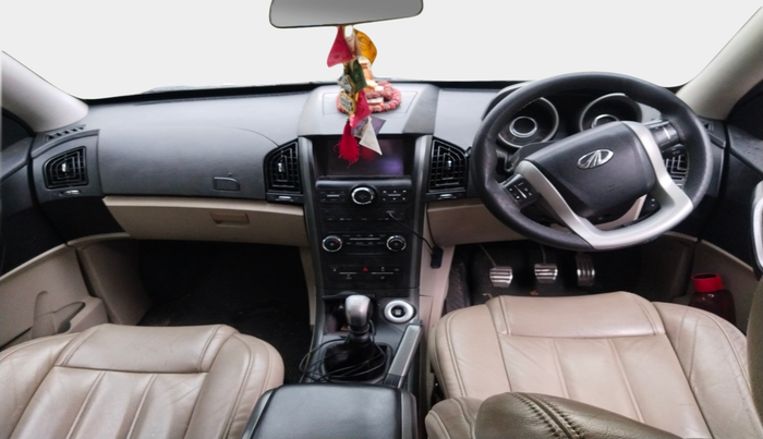 2017 Mahindra XUV500 W10, Diesel, Manual, 64,573 km, interior