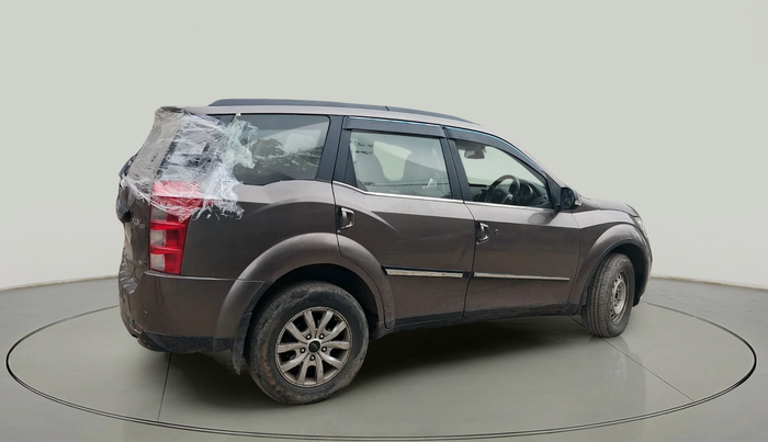 2018 Mahindra XUV500 W10, Diesel, Manual, 1,00,997 km, exterior