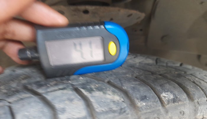 2016 Honda Amaze 1.5L I-DTEC S, Diesel, Manual, 1,43,367 km, tyre