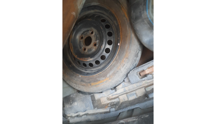 2016 Honda Amaze 1.5L I-DTEC S, Diesel, Manual, 1,43,367 km, tyre