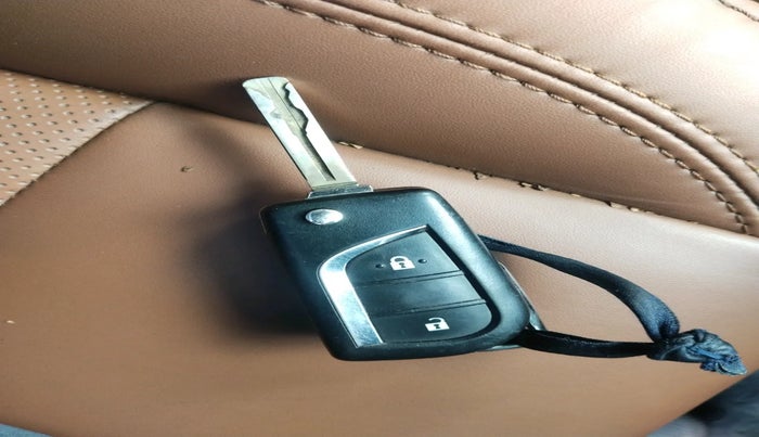 2018 Toyota Innova Crysta 2.4 GX 7 STR, Diesel, Manual, 2,68,891 km, interior