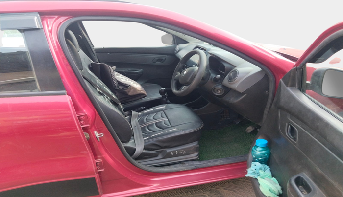 2017 Renault Kwid RXT 0.8, Petrol, Manual, 1,56,148 km, interior