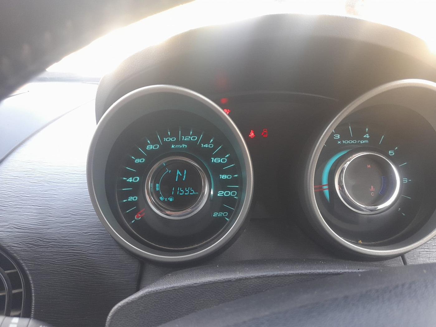 2015 Mahindra XUV500 W10, Diesel, Manual, 77,595 km, interior