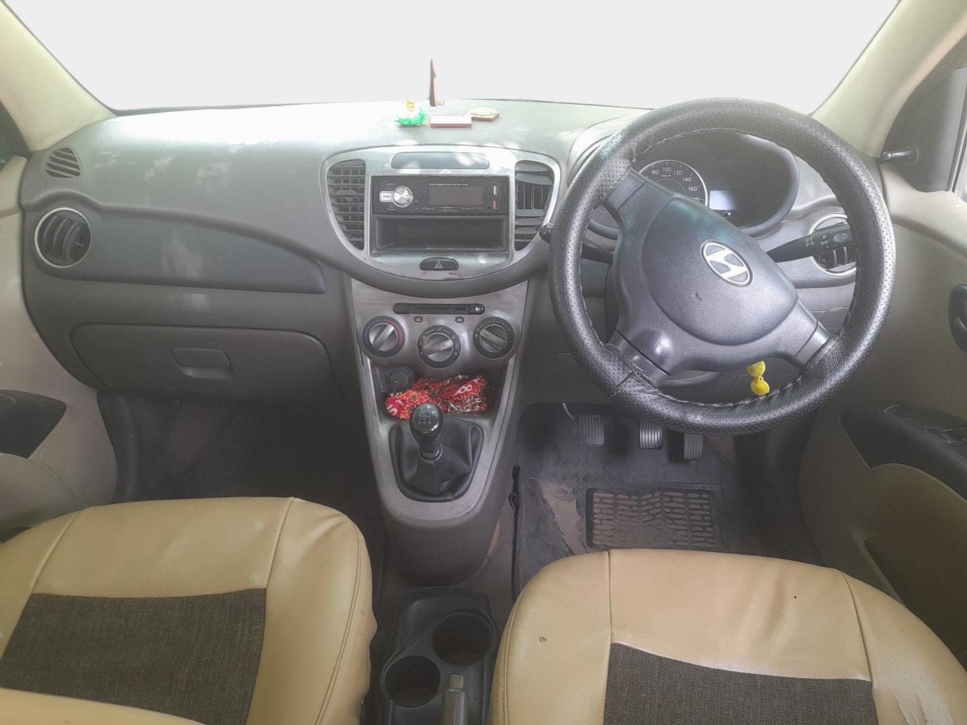 2012 Hyundai i10 ERA 1.1, Petrol, Manual, 98,202 km, interior