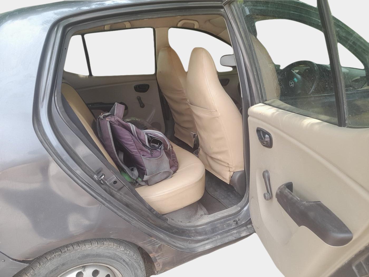 2012 Hyundai i10 ERA 1.1, Petrol, Manual, 98,202 km, interior