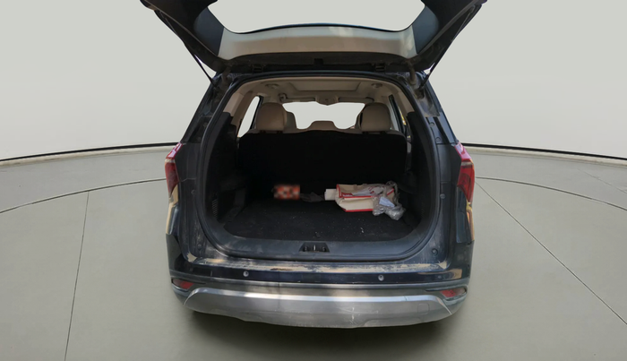 2023 Mahindra XUV700 AX 5 D AT 5 STR, Diesel, Automatic, 1,50,491 km, exterior