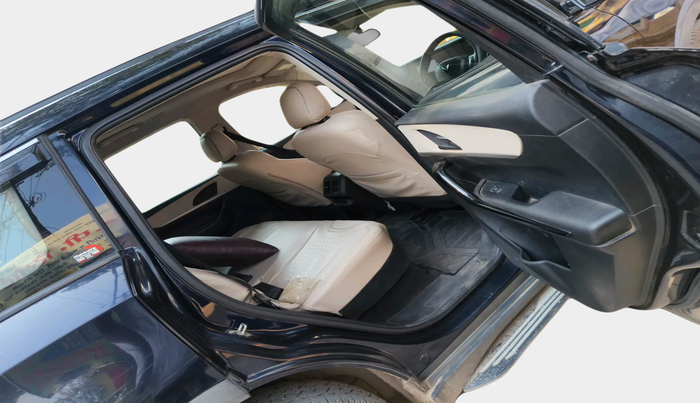 2023 Mahindra XUV700 AX 5 D AT 5 STR, Diesel, Automatic, 1,50,491 km, interior