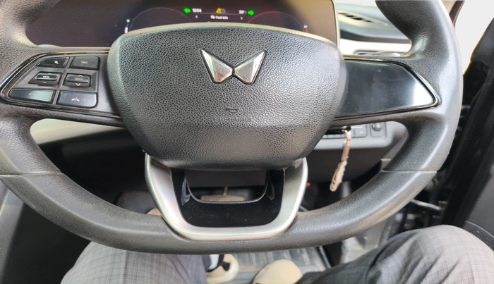 2023 Mahindra XUV700 AX 5 D AT 5 STR, Diesel, Automatic, 1,50,491 km, interior