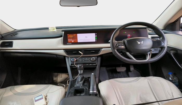 2023 Mahindra XUV700 AX 5 D AT 5 STR, Diesel, Automatic, 1,50,491 km, interior