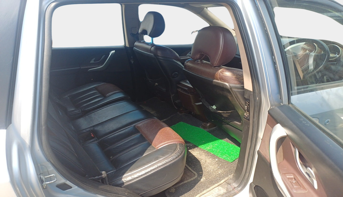 2014 Mahindra XUV500 W8, Diesel, Manual, 1,45,249 km, interior