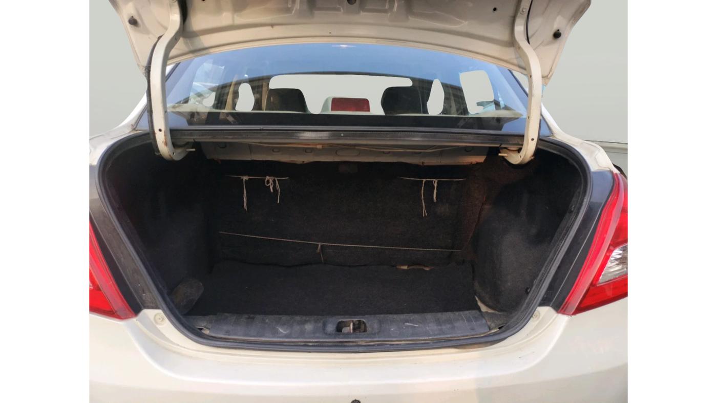 2012 Maruti Swift Dzire LXI, Petrol, Manual, 99,871 km, exterior