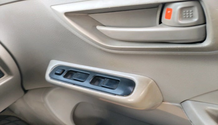 2012 Maruti Swift Dzire LXI, Petrol, Manual, 99,871 km, interior