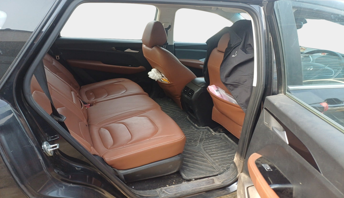 2021 MG HECTOR PLUS SELECT 2.0 DIESEL TURBO MT 7-STR, Diesel, Manual, 78,362 km, interior