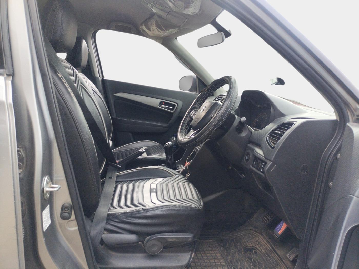 2016 Maruti Vitara Brezza ZDI PLUS, Diesel, Manual, 1,24,020 km, interior