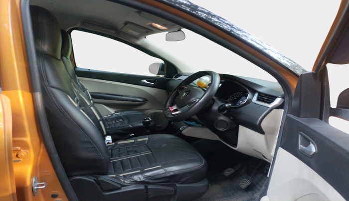 2022 Renault TRIBER RXZ DUAL TONE, Petrol, Manual, 14,775 km, interior