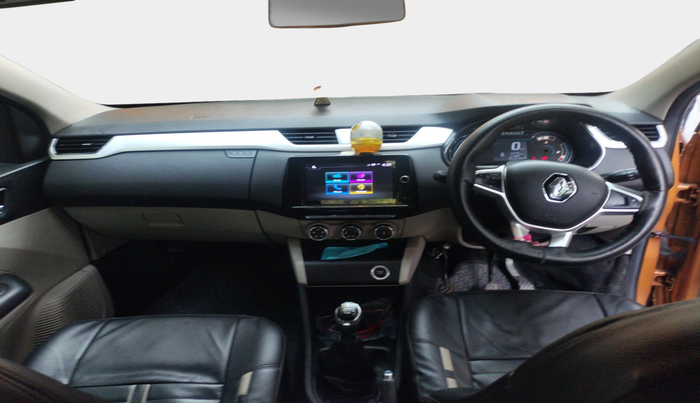 2022 Renault TRIBER RXZ DUAL TONE, Petrol, Manual, 14,775 km, interior