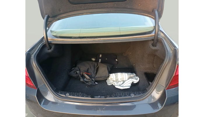 2011 BMW 5 Series 520D 2.0, Diesel, Automatic, 1,01,661 km, exterior