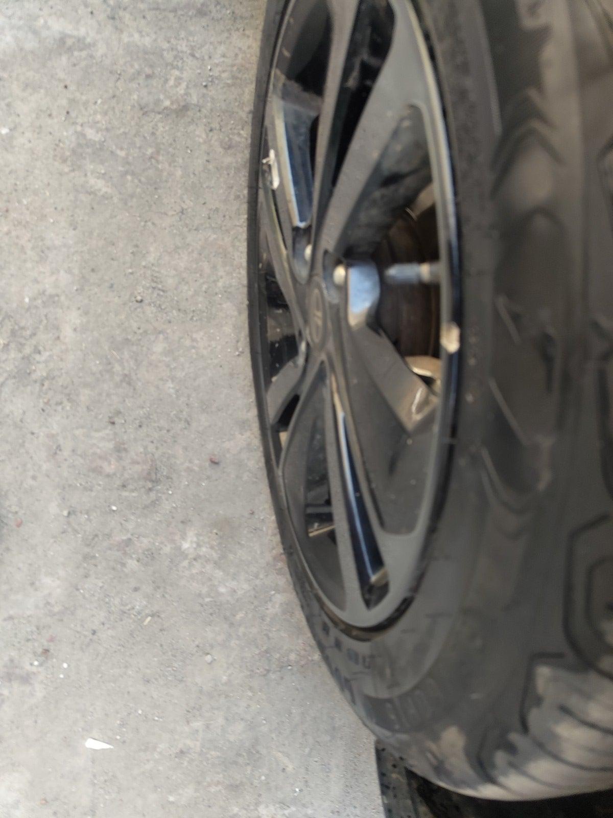 2023 Tata ALTROZ XZ PLUS PETROL DARK EDITION, Petrol, Manual, 25,447 km, tyre