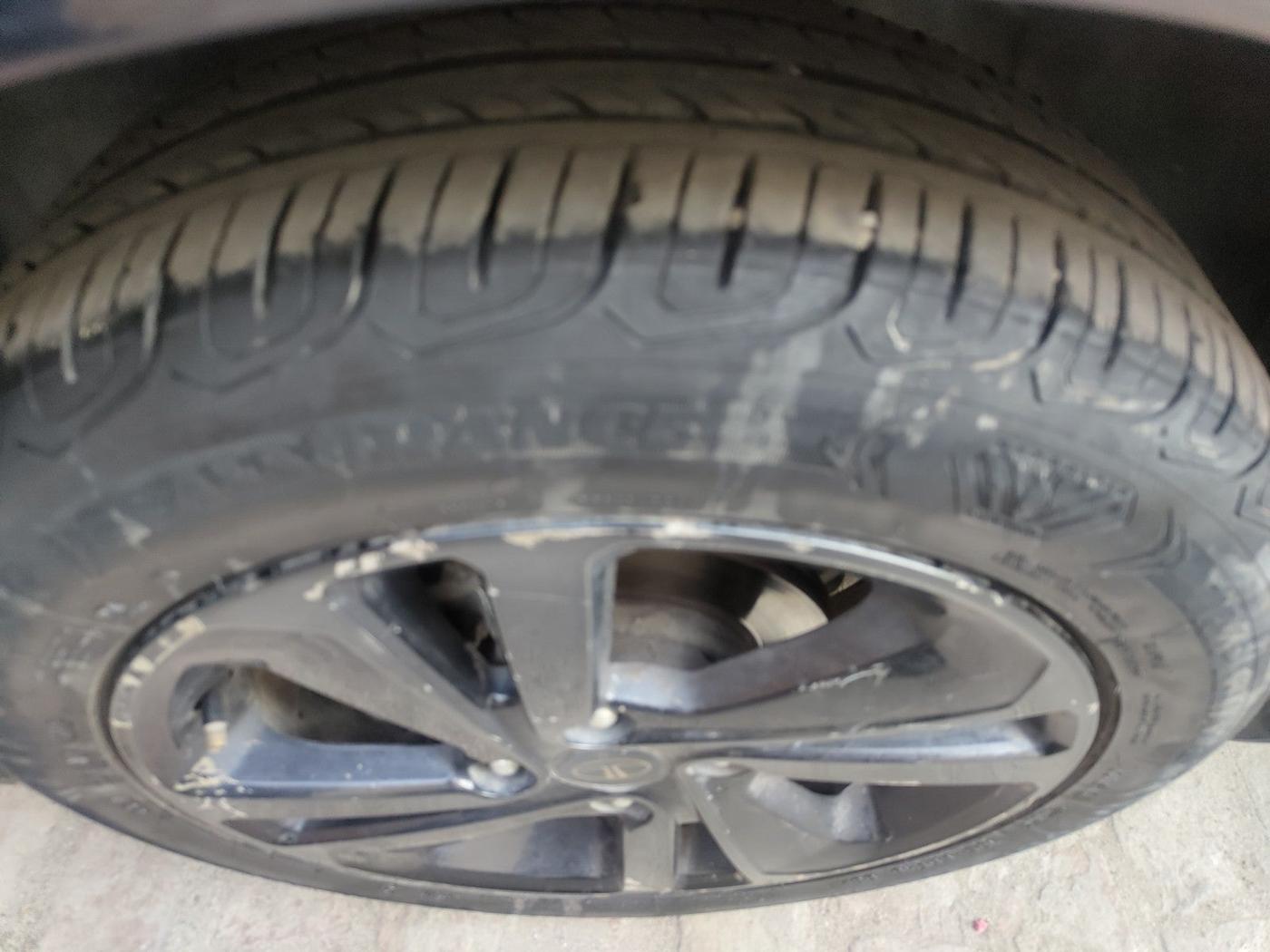 2023 Tata ALTROZ XZ PLUS PETROL DARK EDITION, Petrol, Manual, 25,447 km, tyre