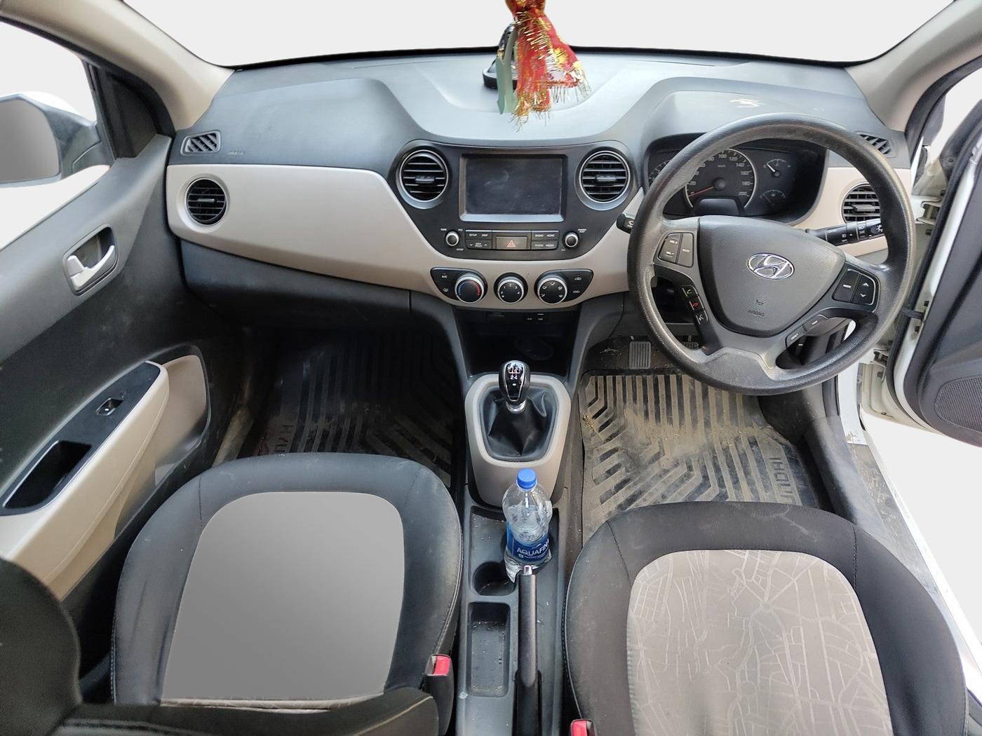 2017 Hyundai Grand i10 SPORTZ (O) 1.2 U2 CRDI, Diesel, Manual, 1,00,599 km, interior