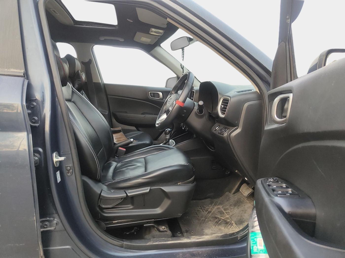 2019 Hyundai VENUE SX PLUS 1.0 TURBO DCT, Petrol, Automatic, 53,349 km, interior