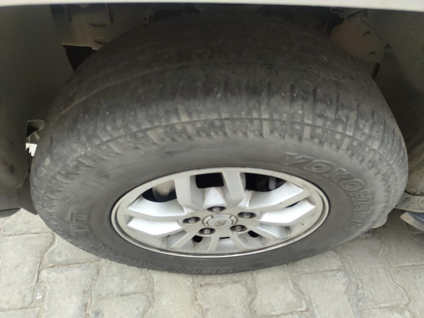 2018 Mahindra TUV300 T8, Diesel, Manual, 97,325 km, tyre