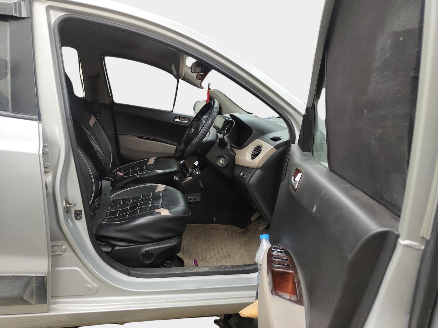 2014 Hyundai Xcent S 1.2, Petrol, Manual, 76,000 km, interior
